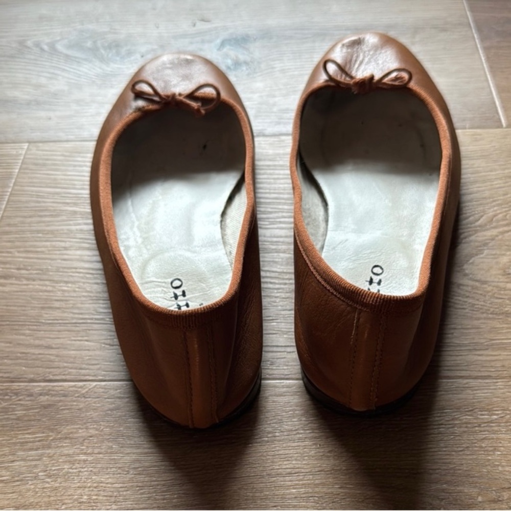 SOLD SOLD on Depop 

Repetto Women's Tan Ballet Flats - Picture 2 of 5